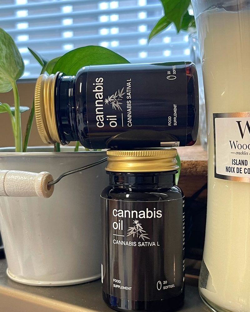 Cannabis Oil – Braunglasdose mit 20 Softgel-Kapseln
