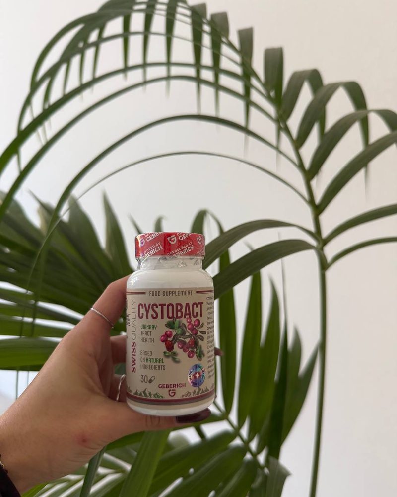 Cystobact – Kapseldose mit Cranberry-Motiv