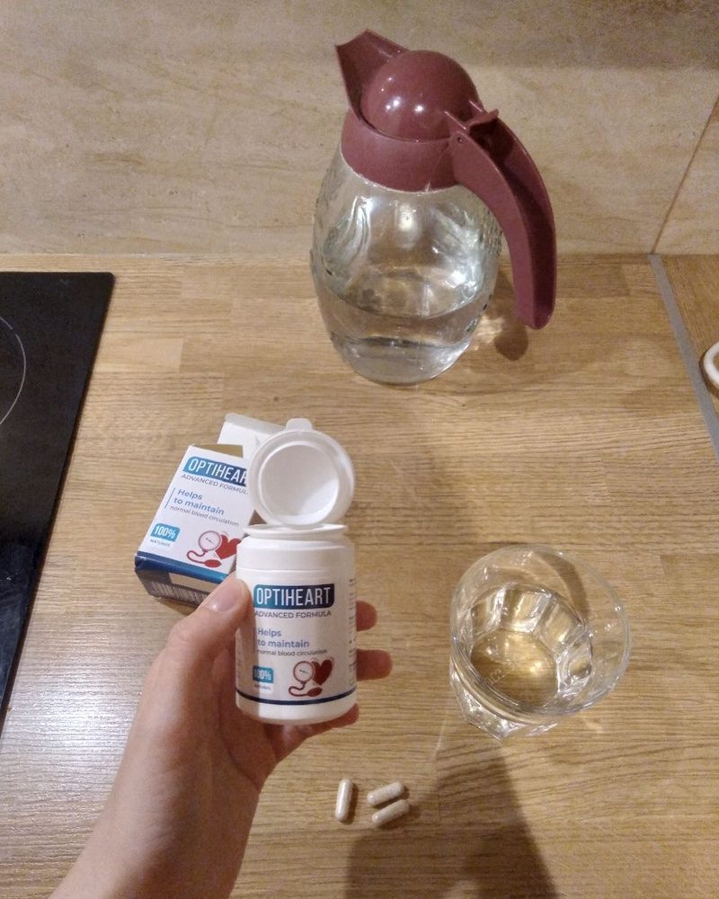 Optiheart – weiße Kapseldose mit Faltschachtel